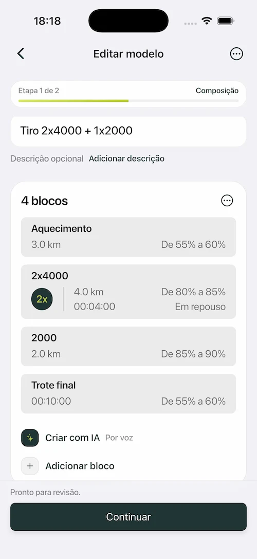 Editor de modelo no PinnacleFit Coach com aquecimento, tiros 2 × 4000, 2000 e trote final